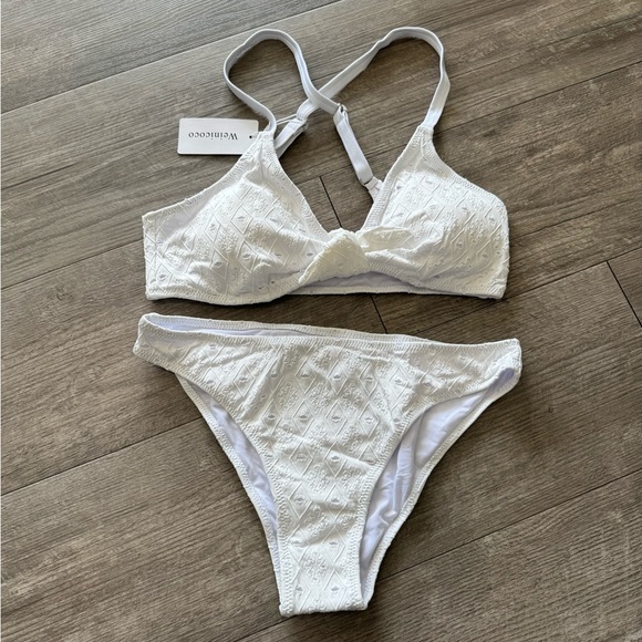 LAST PRICE🍒🤍 WEINICOCO tie knot swimming set 🤍 - Picture 2 of 10